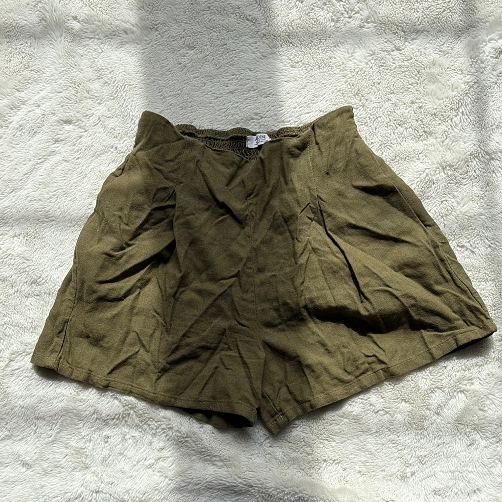 Ardene Olive Green High-Waisted Shorts | Pleated Relaxed Fit | Women’s Size‎ XS - Picture 3 of 6